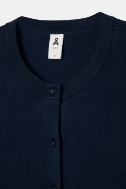 Å WOMAN Neuleet<ingrid neuletakki