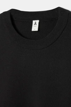 Å WOMAN Neuleet<ylva neule