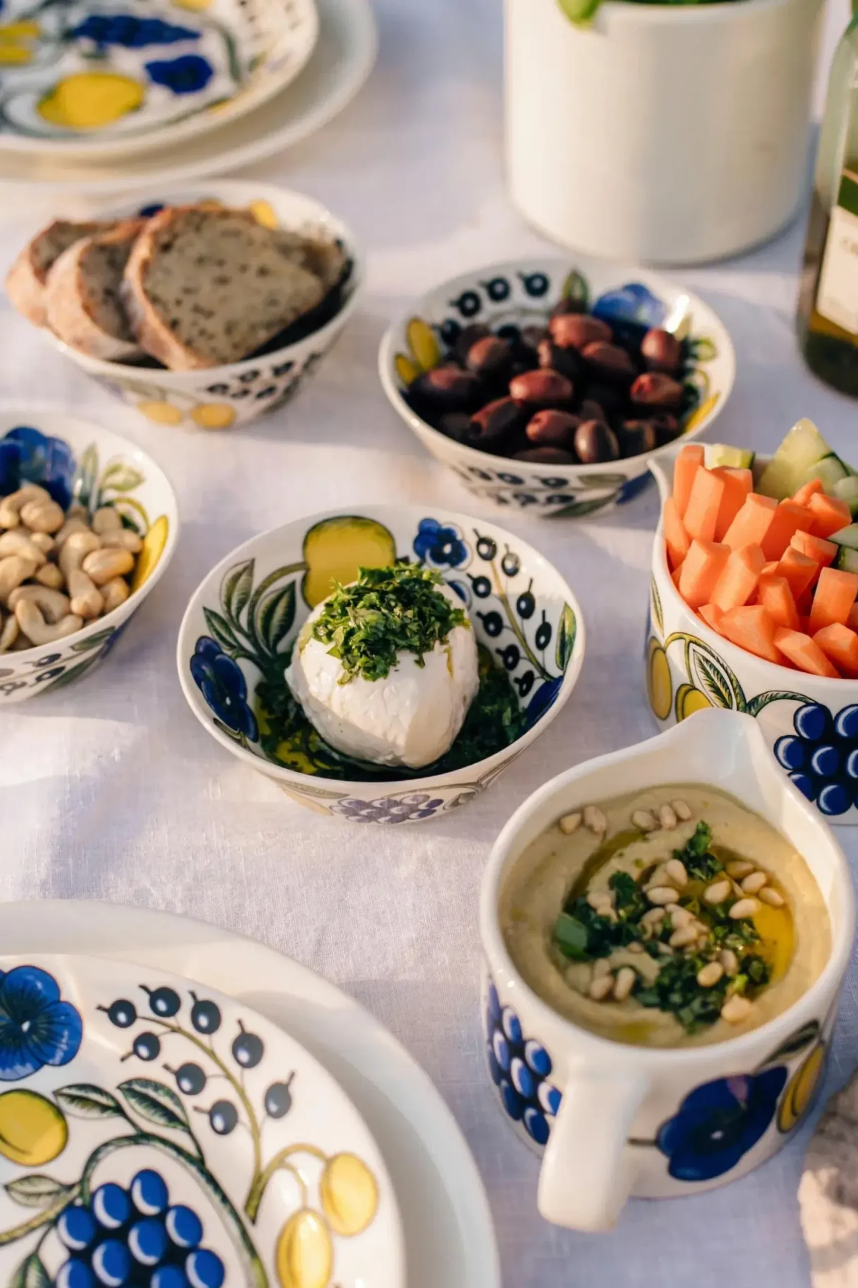 Arabia Tarjoiluastiat<Paratiisi kulho 13cm