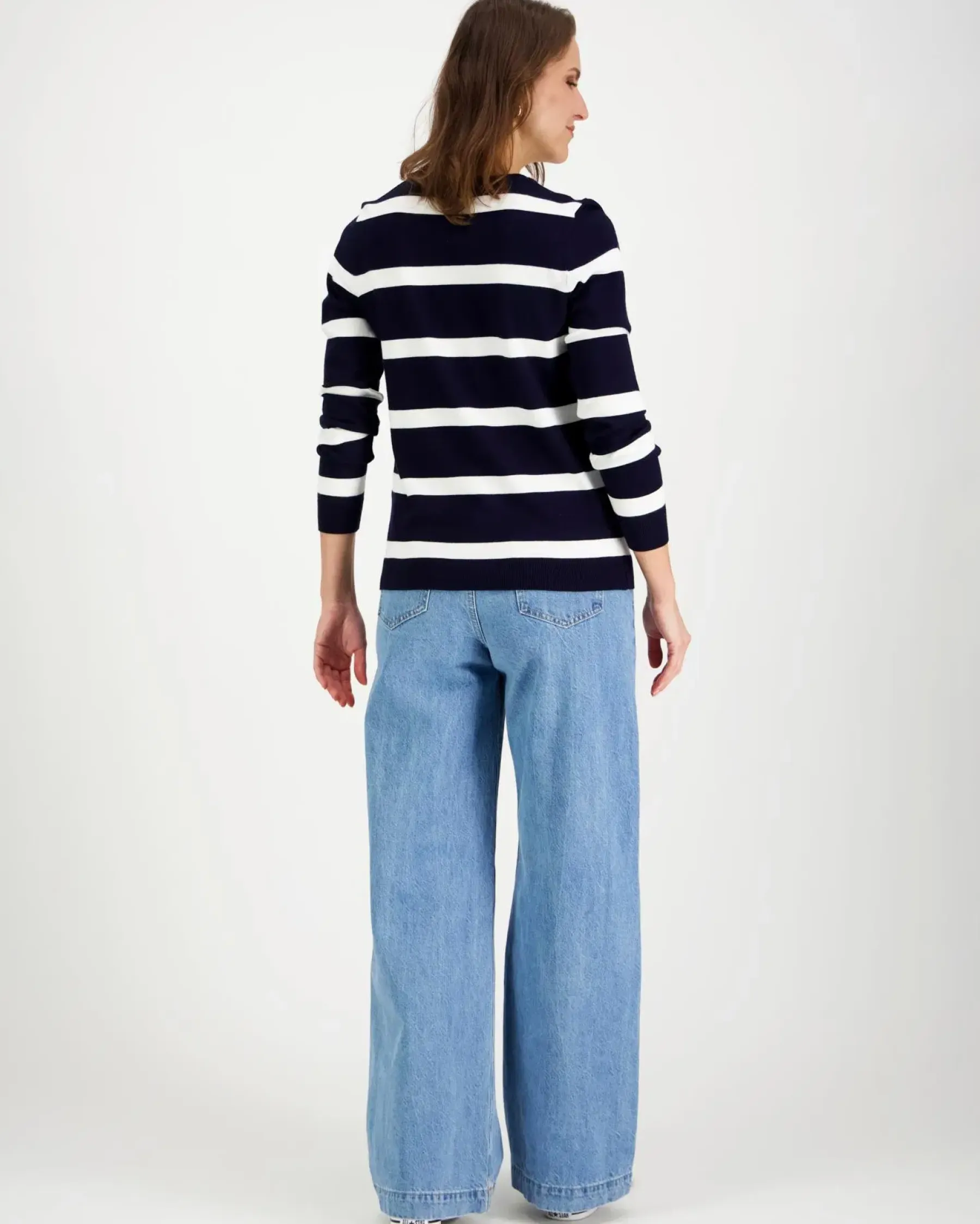 Aventura Neuleet<raitaneulepusero