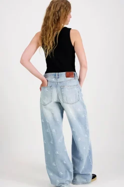 Th wd lg ck dstrssd farkut Farkut