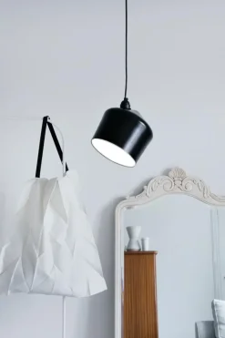 Outlet Pasila riippuvalaisin musta Kattovalaisimet