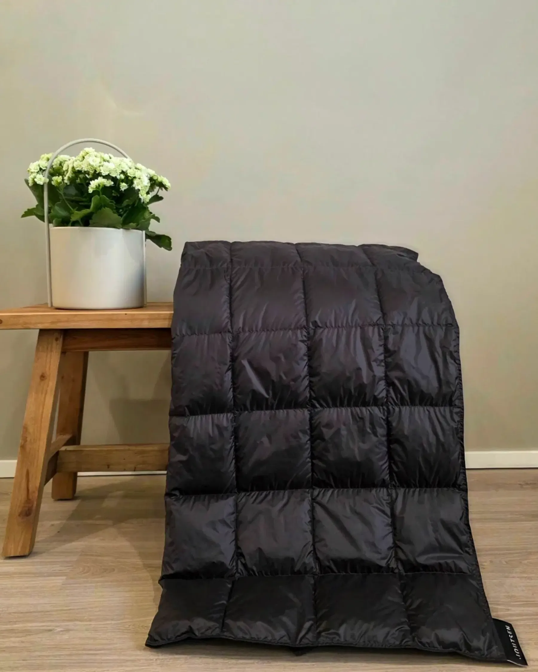 Joutsen Viltit, Huovat Ja Torkkupeitot<Kulkuri-untuvatorkkupeitto 130x190 cm tuhka