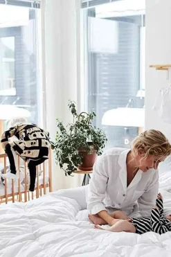 Discount Suoja untuvatyyny keskipehmeä ja keskikorkea 60x80 cm 850g Tyynyt