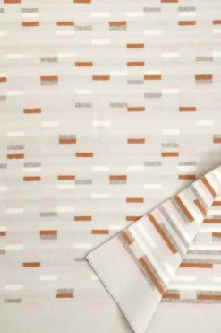 Hot Yllätys huopa 130x180cm beige-roosa-kaneli Viltit, Huovat Ja Torkkupeitot