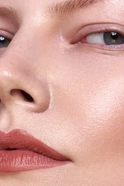 Discount Madara Velvet Wear Lipstick huulipuna 3,8 g Meikit|Huulimeikit