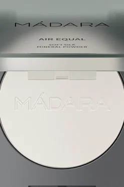 MÁDARA Meikit|Kasvomeikit<Air Equal Soft Silk Mineraalipuuteri