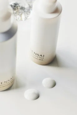 Absolute Silk Micro Mousse Wash 180 ml J-Beauty|Kasvojenhoito