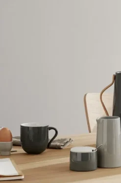 Sale Emma kahvitermoskannu 1,2 l, tummanharmaa Tarjoiluastiat