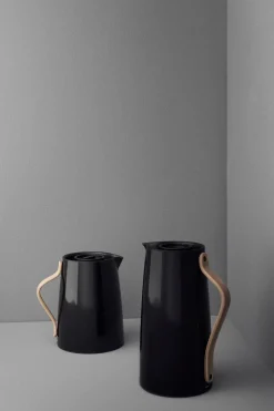 Stelton Tarjoiluastiat<Emma termoskannu teelle 1,0 l, musta