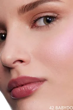 Clearance Make me Blush Bold Blurring Blush poskipuna 8 g Kasvomeikit